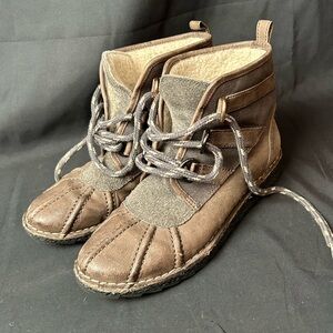 Women’s Clark’s Somerset Oslo Cove Ankle Lace up Leather Boots. Size 9. Brown.